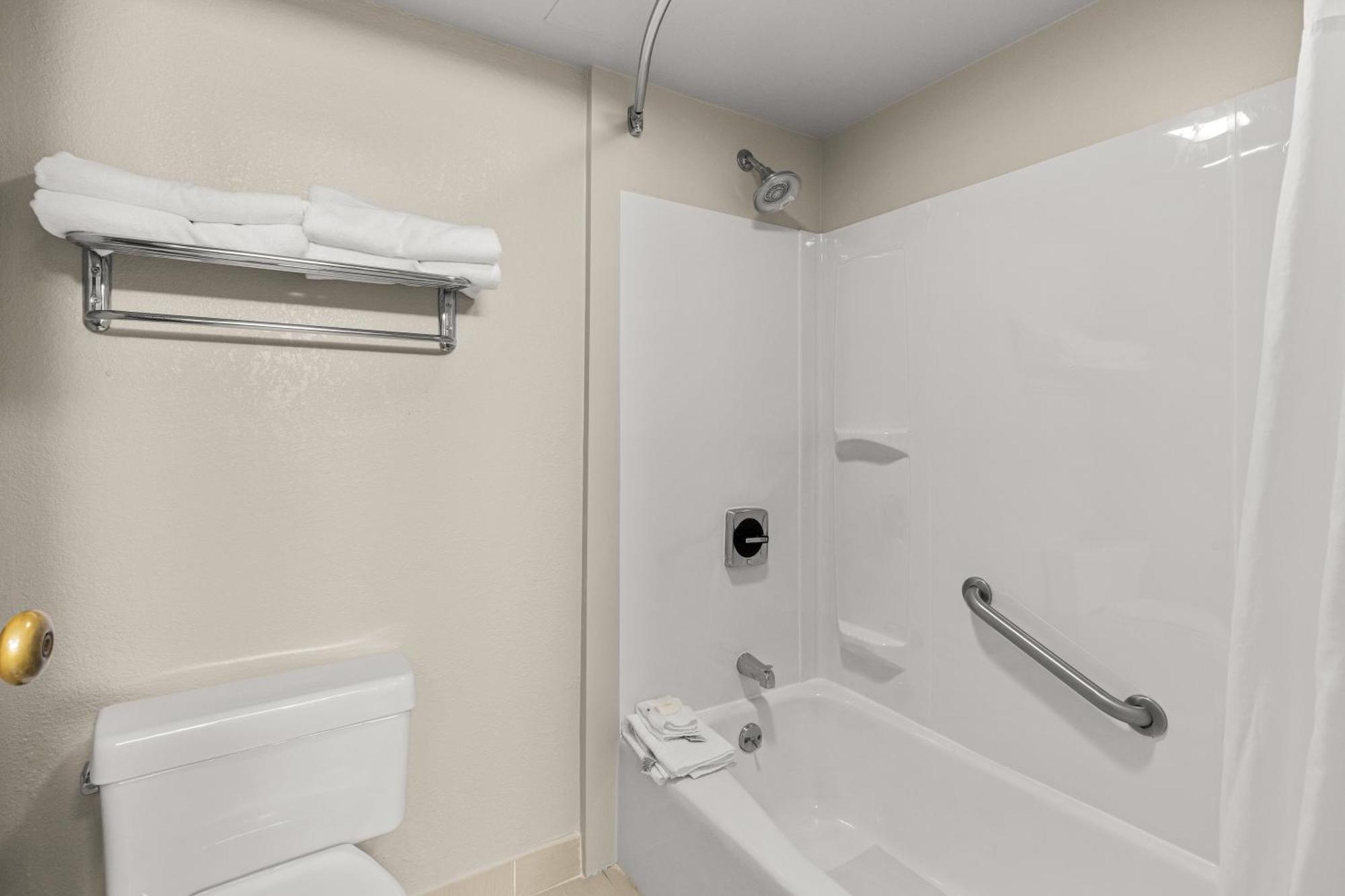 Suburban Studios Алтуна Экстерьер фото