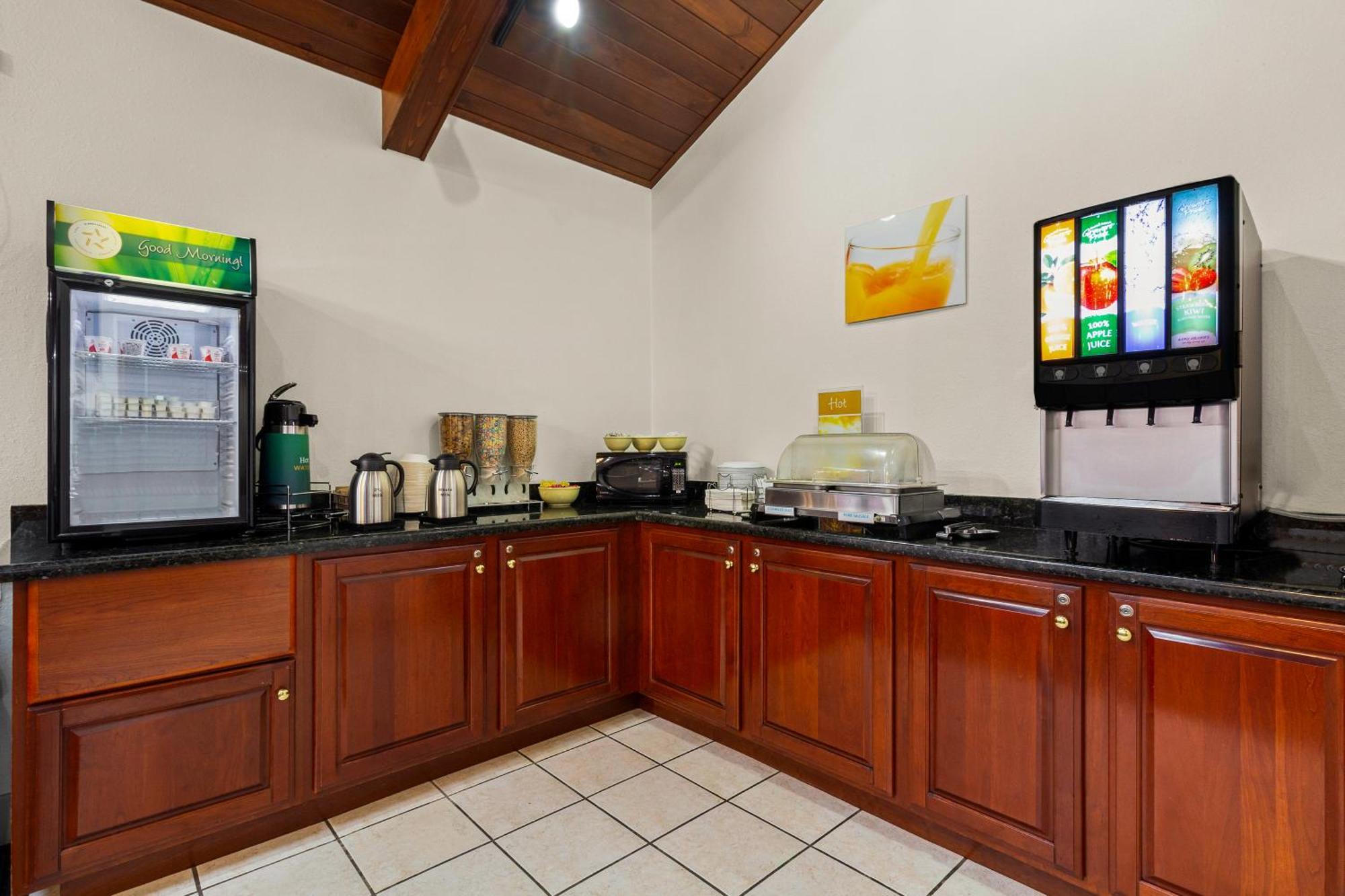 Suburban Studios Алтуна Экстерьер фото