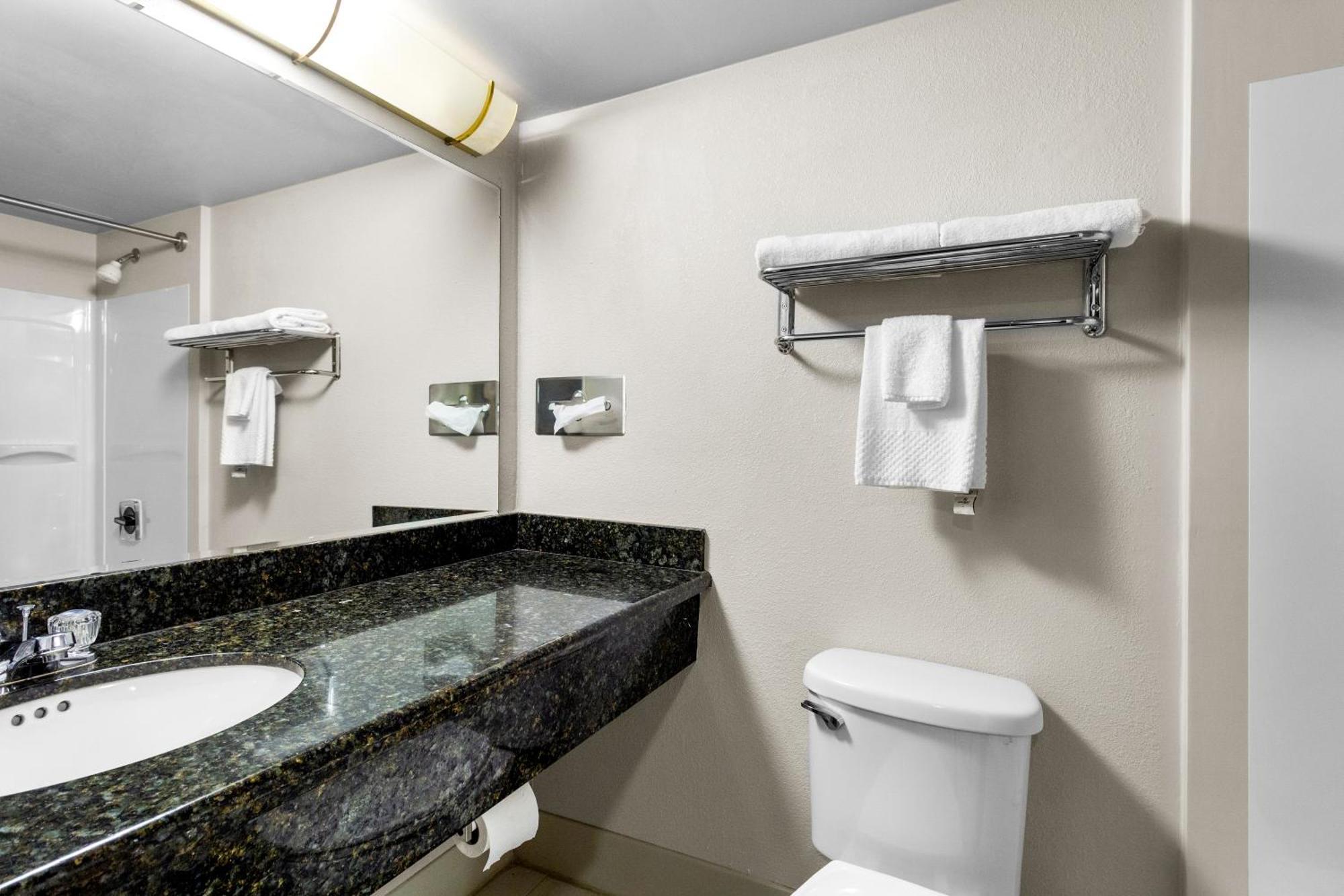 Suburban Studios Алтуна Экстерьер фото