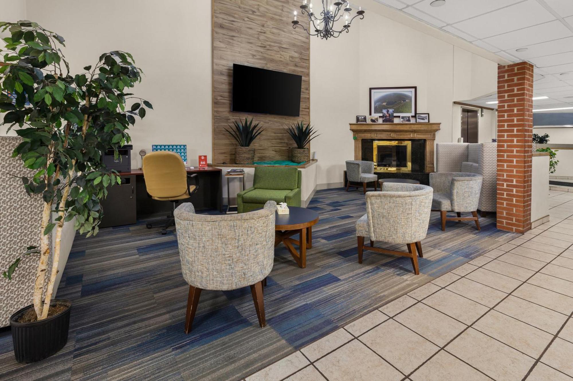 Suburban Studios Алтуна Экстерьер фото